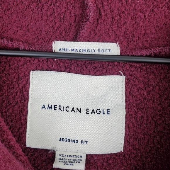 American Eagle Jegging Fit Burgundy Sweatshirt Hoodie XS - Picture 3 of 6